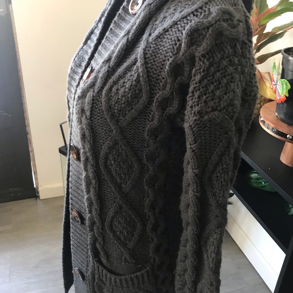 Sweater - Picture 2 of 4